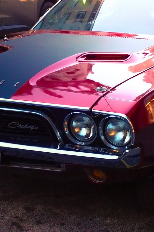Dodge Challenger, front quarter